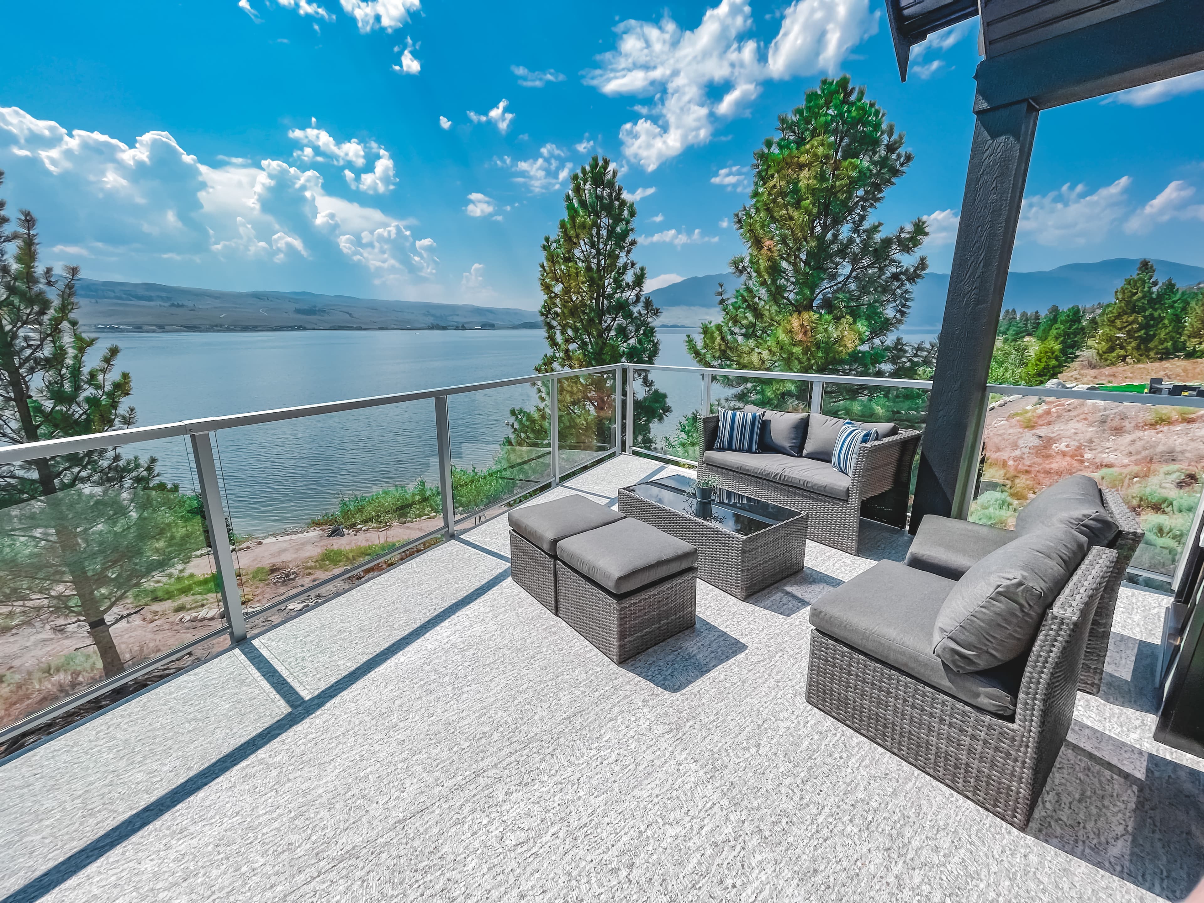 Nicola Lake - Sagebrush Lakeside Retreat - Book Now